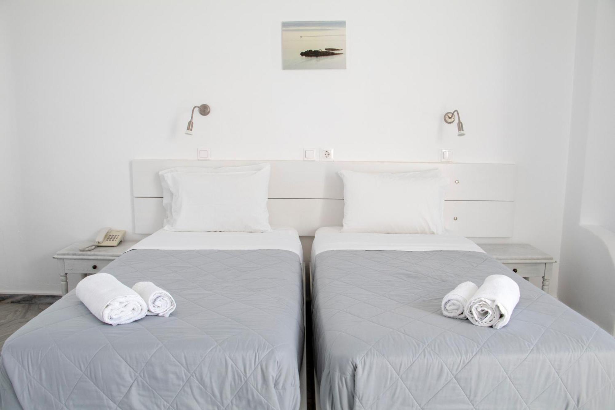 Hotel Manos 나오우사 외부 사진